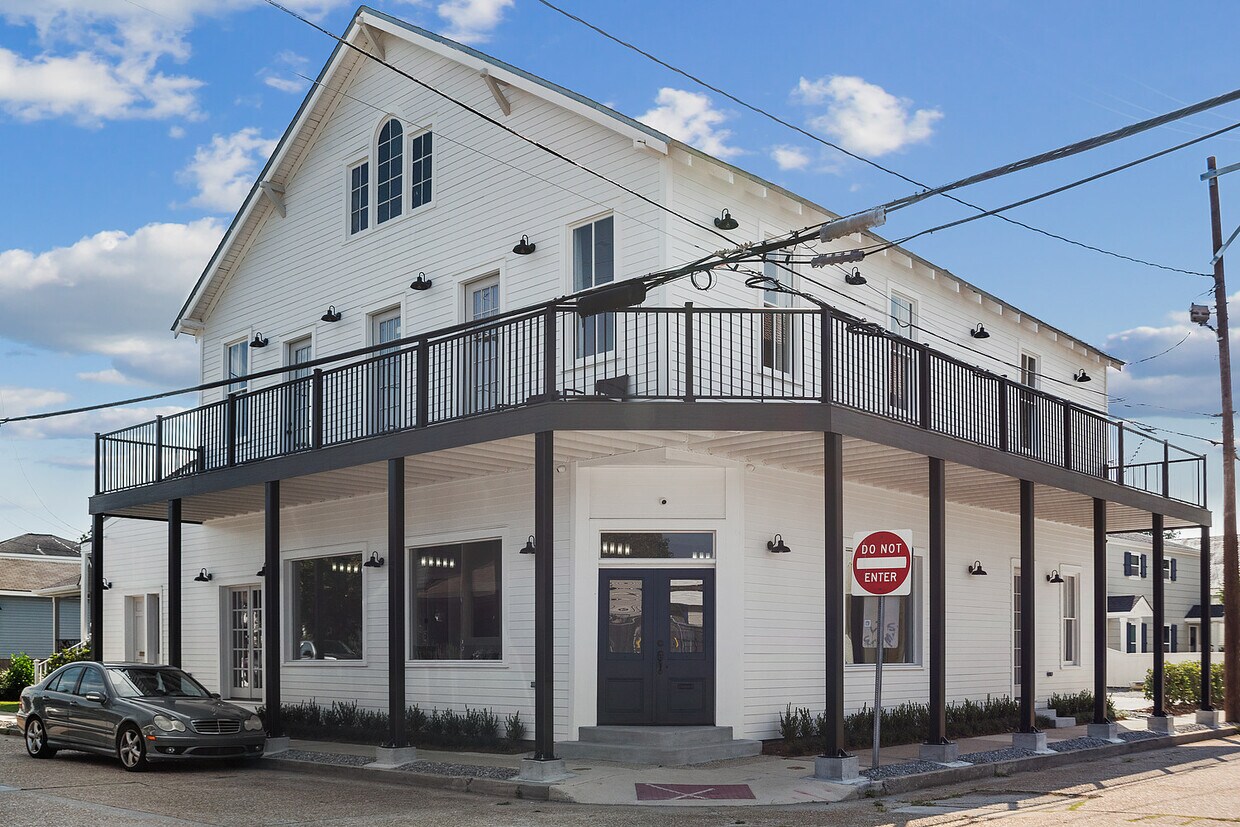 Primary Photo - 601 Lavoisier St