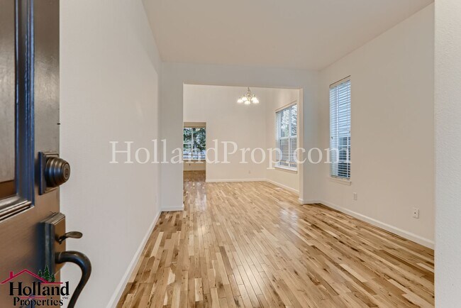 Foto del edificio - ** NEW PRICE ** Peaceful, Spacious Living ...