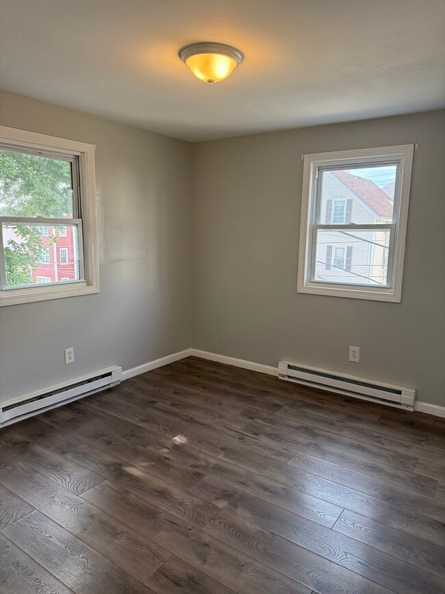 Building Photo - 104 Choate St