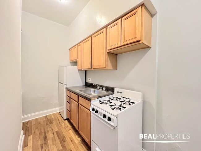 Building Photo - 0 bedroom in CHICAGO IL 60640