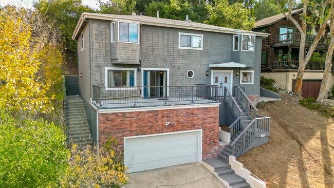 Building Photo - 3530 Pansy Dr