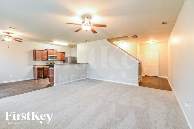 Foto del edificio - 5931 Golden Cove Rd