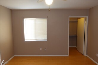 Building Photo - 7885 W Flamingo Rd