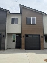 Building Photo - 6398 Melby Way NE