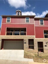 Building Photo - 2802 W Blackstone Crossing