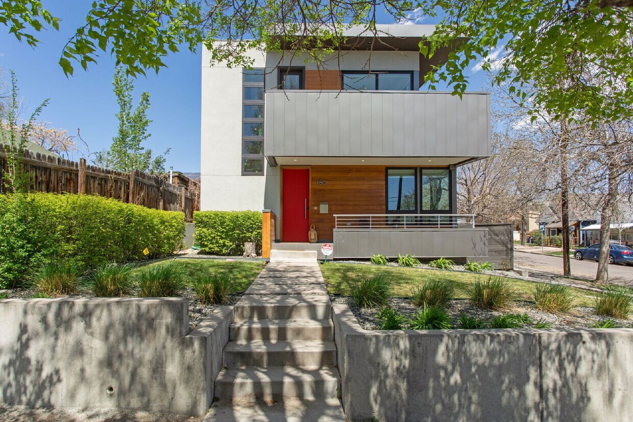 Spacious 5-Bed / 4-Bath home in LoHi for rent - Spacious 5-Bed / 4-Bath home in LoHi for rent