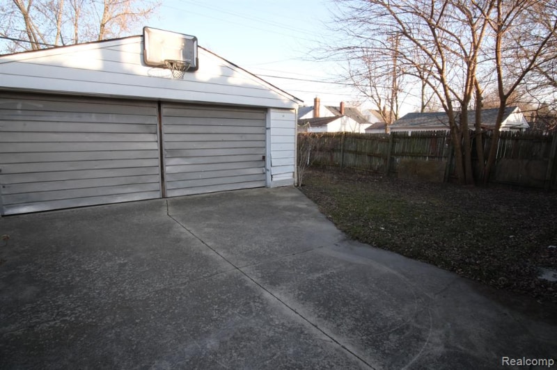 Building Photo - 23424 Couzens Ave