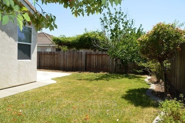Foto del edificio - Gorgeous 4 Bedroom Regency Park Home