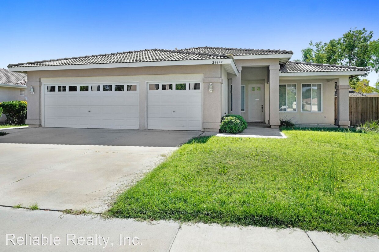 Primary Photo - 4 br, 2.5 bath House - 24479 Avenida Arconte