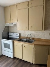 Building Photo - 1003 N Oneida St