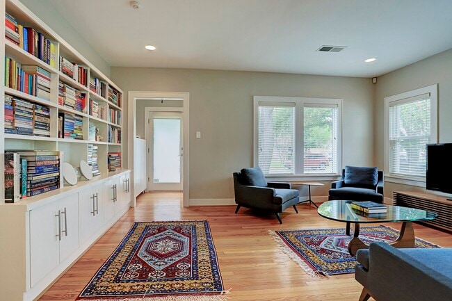 Foto del edificio - 6119 Fordham St