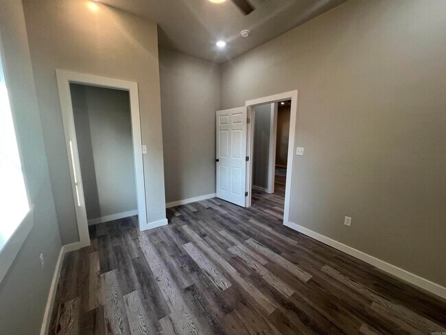 Building Photo - Contact Peggy at 501-676-1758 or Heather a...