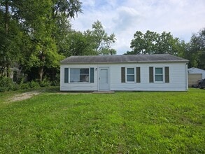 Building Photo - 1917 Southwood Dr