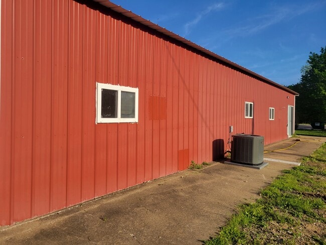 Building Photo - 19221 Old US Hwy 75