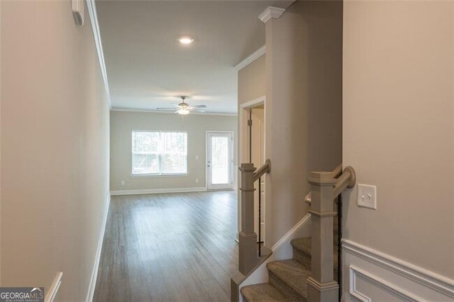 Building Photo - 1526 Fern Ridge Ln