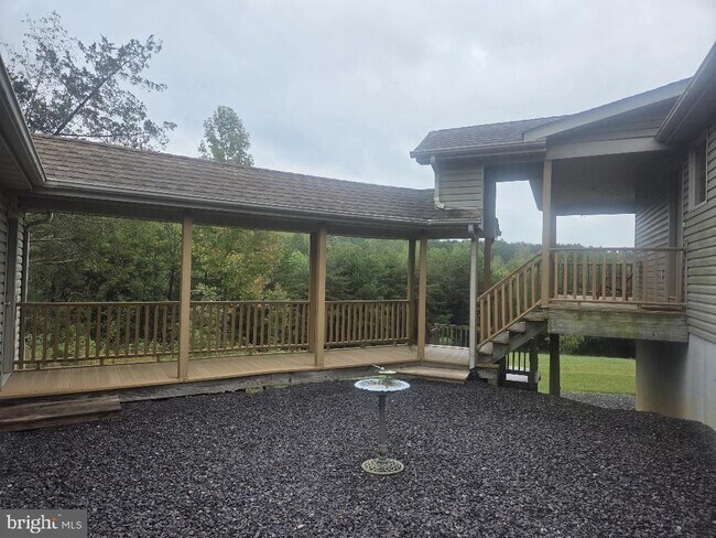 Foto del edificio - 6209 Stubbs Cove Ln