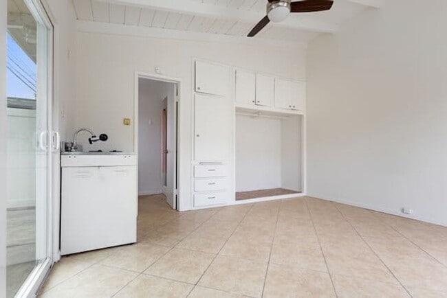 Building Photo - 222 Avenida Cabrillo