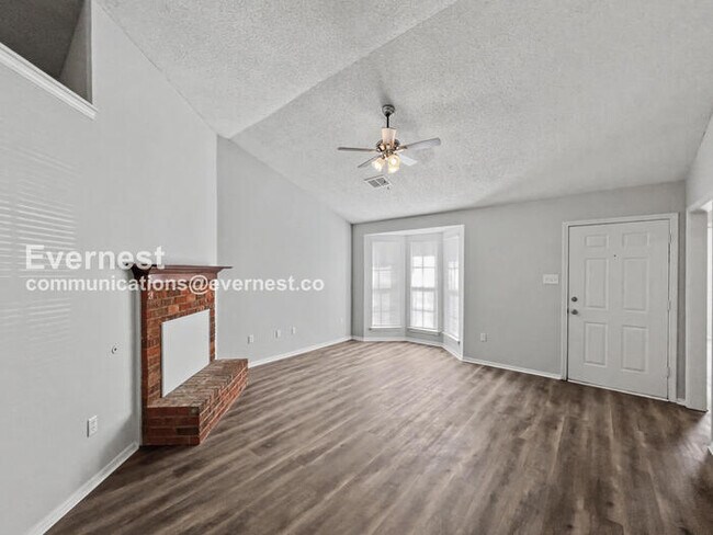 Foto del edificio - 7625 Iris Dr