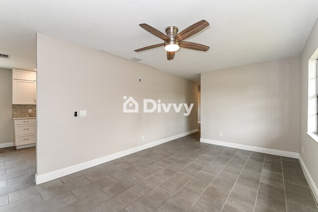 Building Photo - 2715 Lime St, Fort Myers, FL 33916