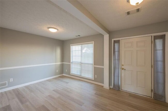 Foto del edificio - 7040 Magnolia Park Ln NW