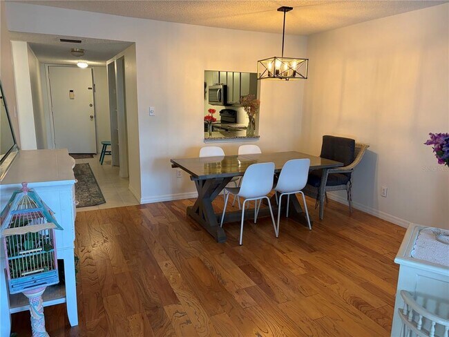 Foto del edificio - 3700 S Osprey Ave