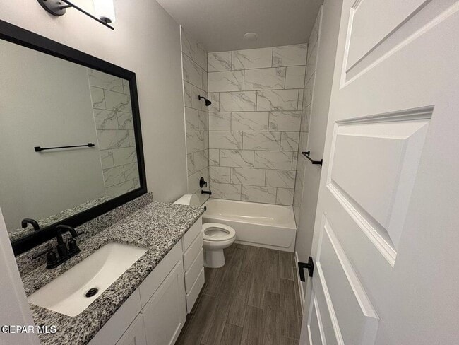 Building Photo - 12853 Clevedon St