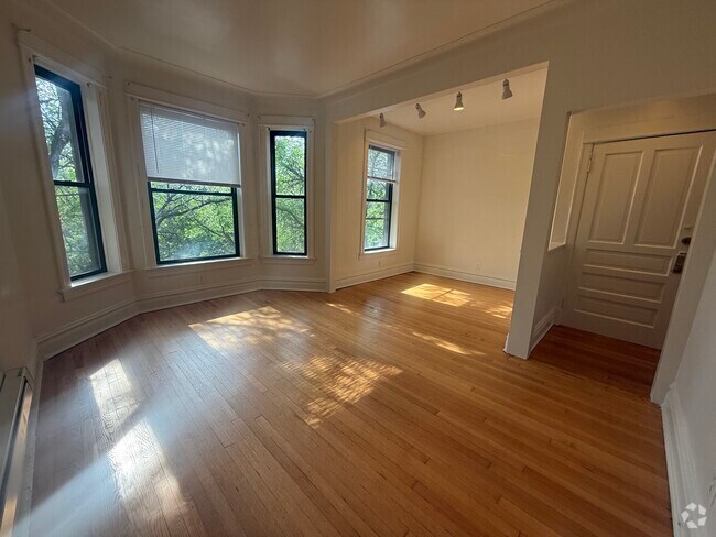 Building Photo - 2843 N Mildred Ave