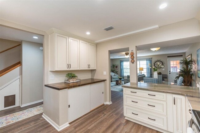 Foto del edificio - 702 W Bay St