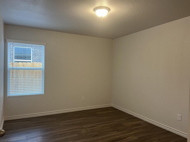 Building Photo - 122 Dolphin Dr