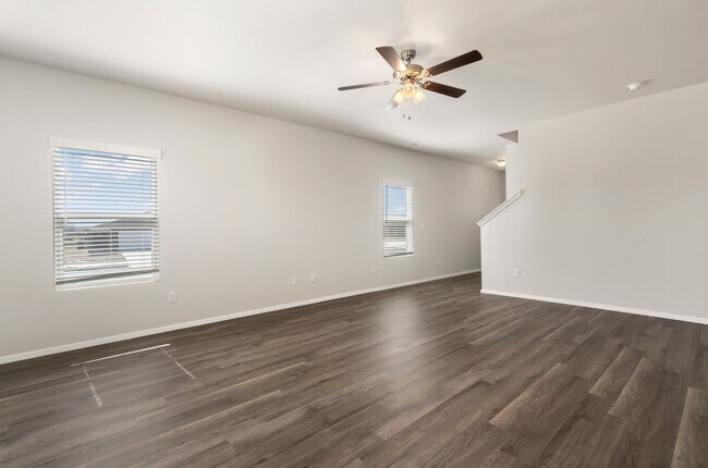 Foto del edificio - Save $500 on Your Move-In Costs — Sign by 5/22! Charming 3 Bed, 2.5 Bath Townhome