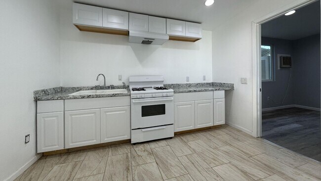 Foto del edificio - 1 Bedroom 1 Bath Detached Unit in Cherry V...