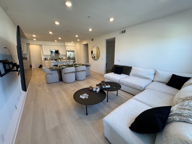 Building Photo - 1201 Lasso Way