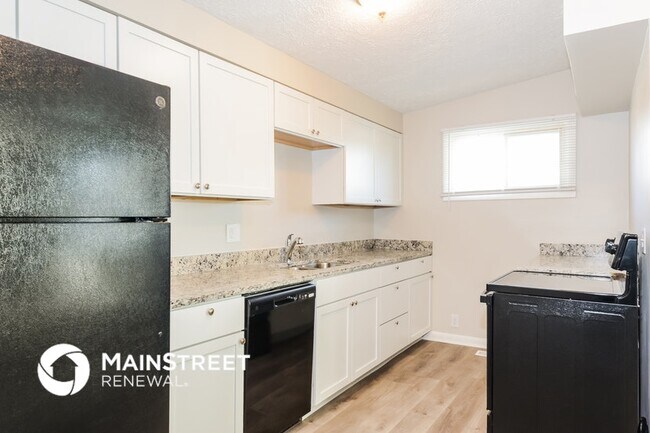 Foto del edificio - 1724 Englewood Dr