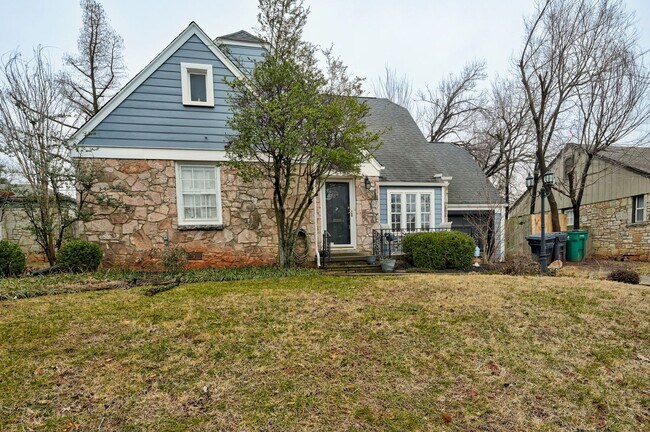 Building Photo - Remodeled 4BD/3BTH With a Single Car Garag...