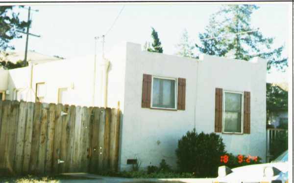 Building Photo - 534 Allen St