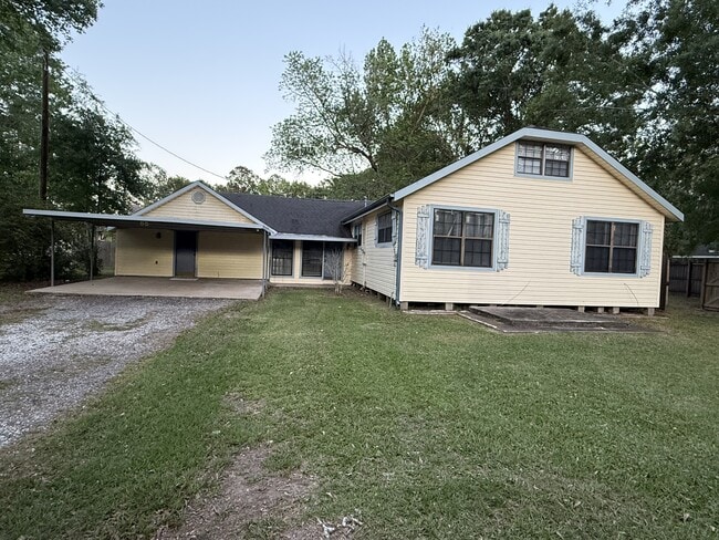 Building Photo - 65 Hooks Rd