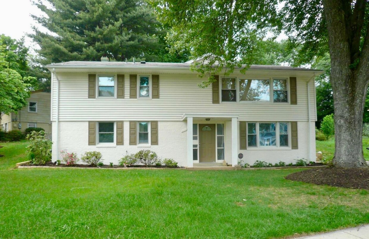 1109 Hillcrest Dr SW, Vienna, VA 22180 House Rental in Vienna, VA