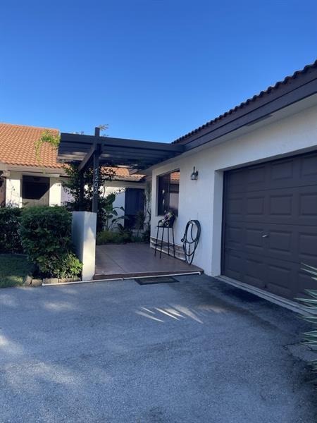 Foto del edificio - 7202 Primrose Ln