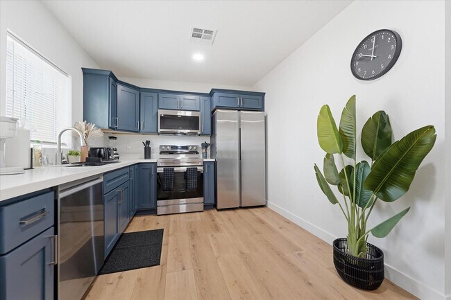 Foto del edificio - 1548 N Upland Cir