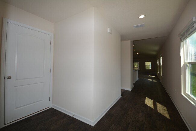 Foto del edificio - Beautiful, 3 bed, 2 bath located in Grand ...