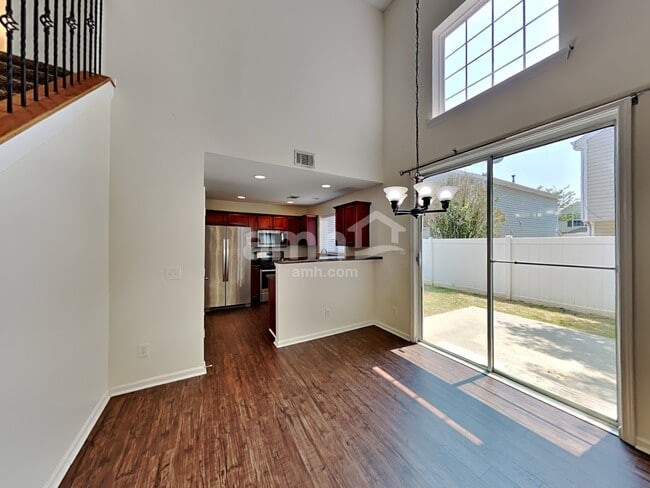 Building Photo - 222 Hiawassee Dr