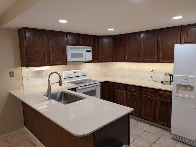 Building Photo - 2718 Powder Dr