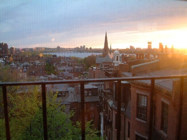 Building Photo - 88 Mt Vernon St