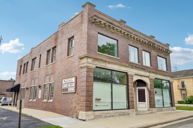 Building Photo - 1111 55th St