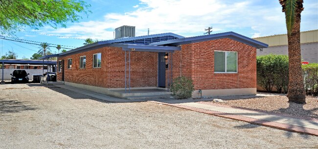 Foto del edificio - 3224 E 1st St