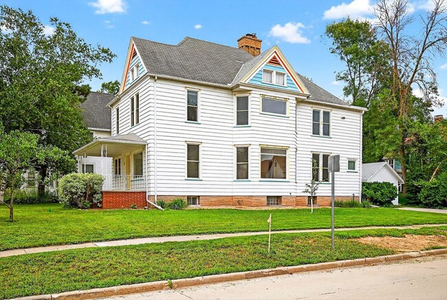 Foto del edificio - 620 E Franklin St