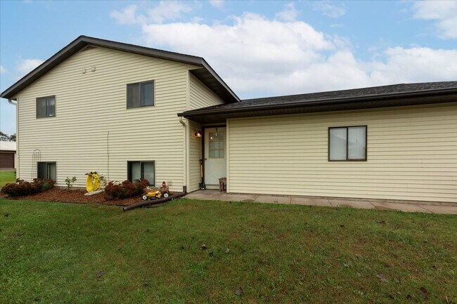 Foto del edificio - 2911 Edgewood Dr