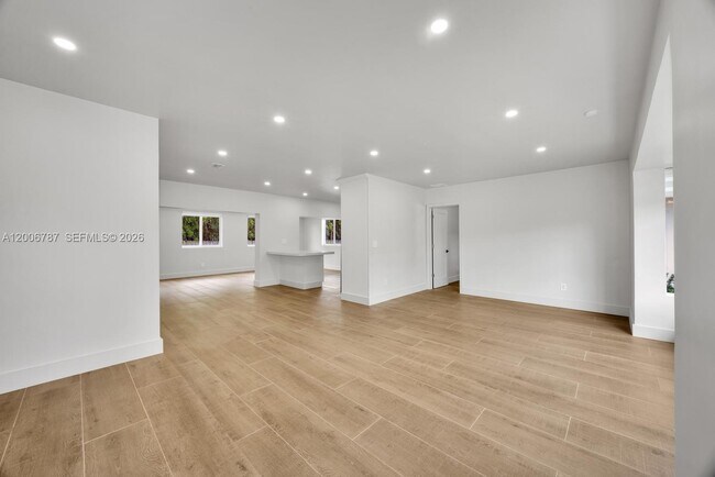 Foto del edificio - 8760 SW 83rd St