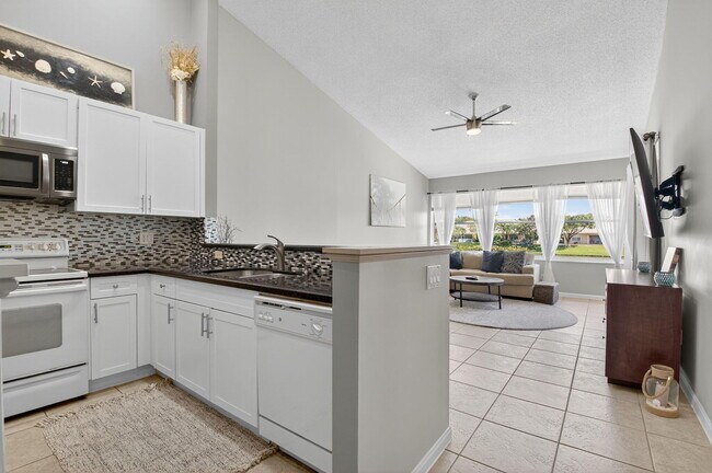 Foto del edificio - 235 Coral Trace Ln