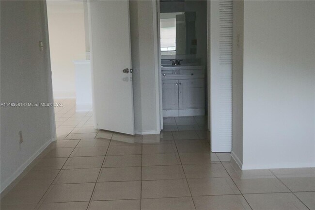 Foto del edificio - 11233 W Atlantic Blvd